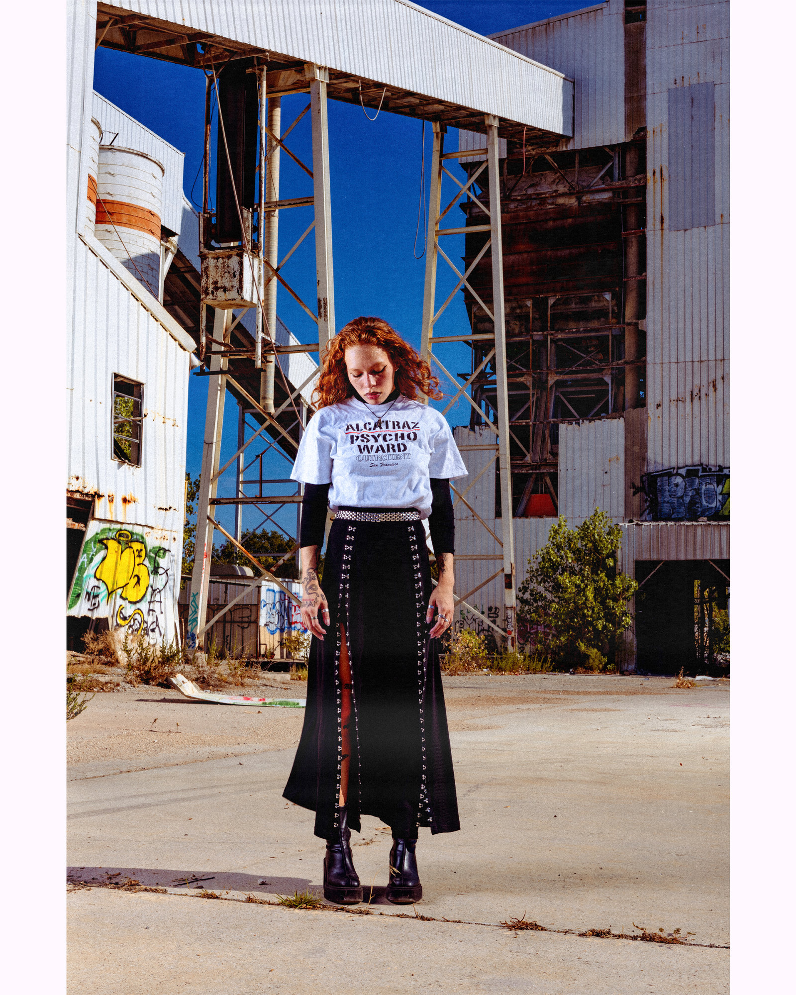 Grunge Girl — photograph 1 of 5, by Peter Sanjur